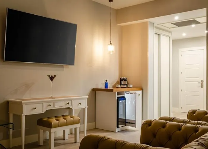 Luxury Plaza Гостевой дом 4*